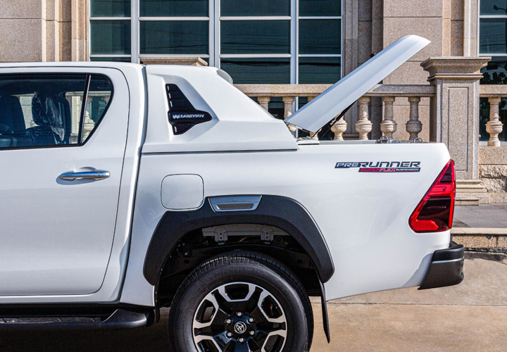 CB-762X Tonneau Cover — Toyota Hilux