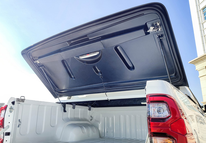 CB-762X Tonneau Cover — Toyota Hilux